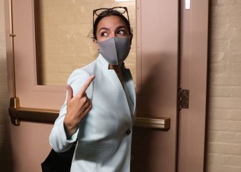 AOC yet to visit migrant facilities at border under Biden, after high-profile trip during Trump admin