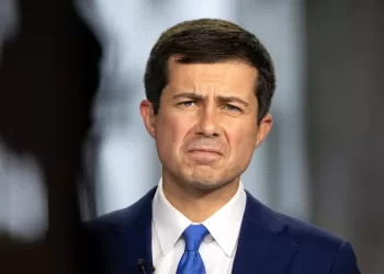 ‘Missing in action’: Pilots, travel experts blast Buttigieg’s lack of ‘competent leadership’ in flight fiasco