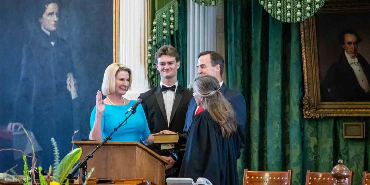 Texas Land Commissioner Dawn Buckingham makes history as first woman in role managing Alamo, veterans programs