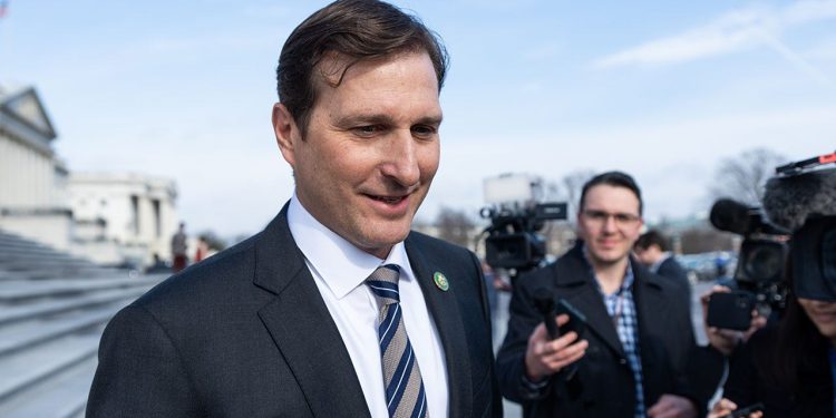 Lawyer in Trump impeachment praises Biden for handling of classified docs: ‘By the book’