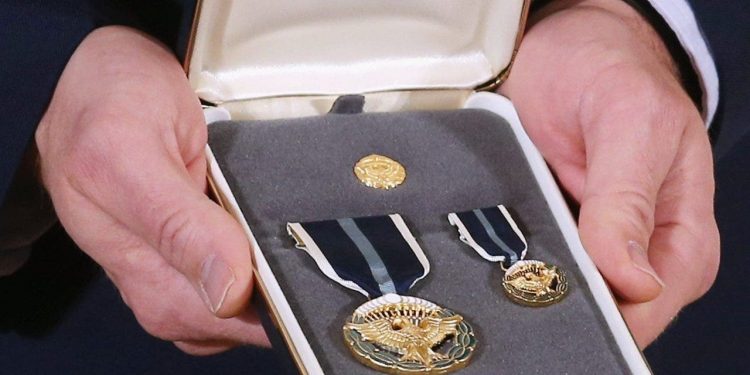 Biden expected to present Jan. 6 police officers with Presidential Citizens Medal: report