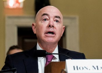 GOP Rep. Fallon set to file Mayorkas impeachment articles once new Congress sworn in