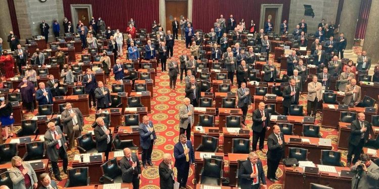 Missouri House tightens women’s dress code, requiring covering of arms