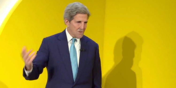 John Kerry applauds fellow Davos attendees as ‘extraterrestrial’ for wanting to save the planet