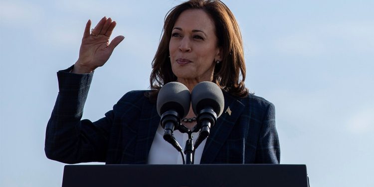 Kamala Harris defends not going to border during Arizona trip, promises to go again