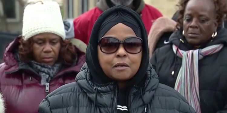 ‘Struggling’ Chicago residents outraged over Lori Lightfoot’s decision to house migrants: ‘Help my own first’