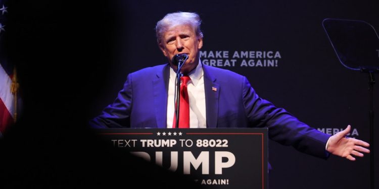 Trump-Manhattan DA: Grand jury wraps Monday proceedings with no vote in Trump probe