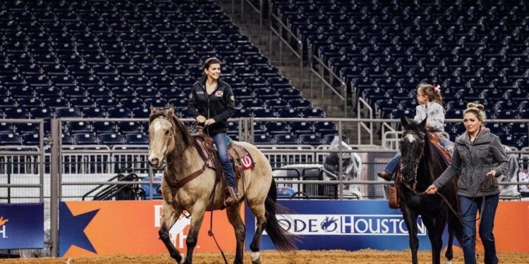 DeSantis family spends the afternoon at Houston Rodeo ahead of governor’s speech