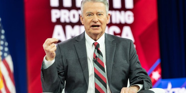 Idaho governor signs law allowing firing squad executions