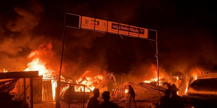 Israeli airstrike on Rafah kills 2 top Hamas commanders, dozens of civilians