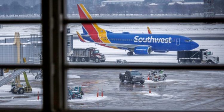 Southwest Airlines pauses corporate hiring, most summer internships to cut costs