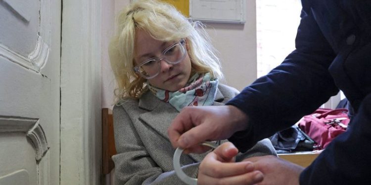 Teen street musician jailed for leading anti-Putin song performance in St. Petersburg: report